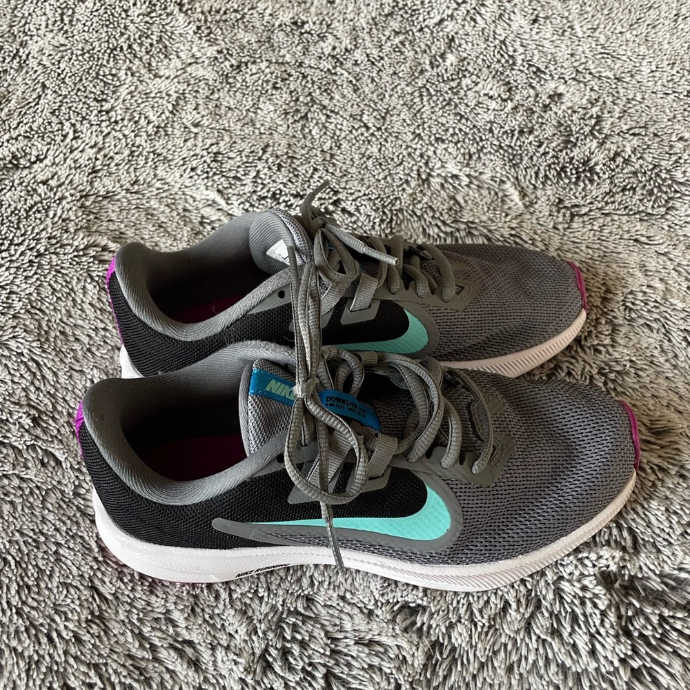 GREAT CONDITION Nike Women's Downshifter 9 CN2155-001 Running Shoe